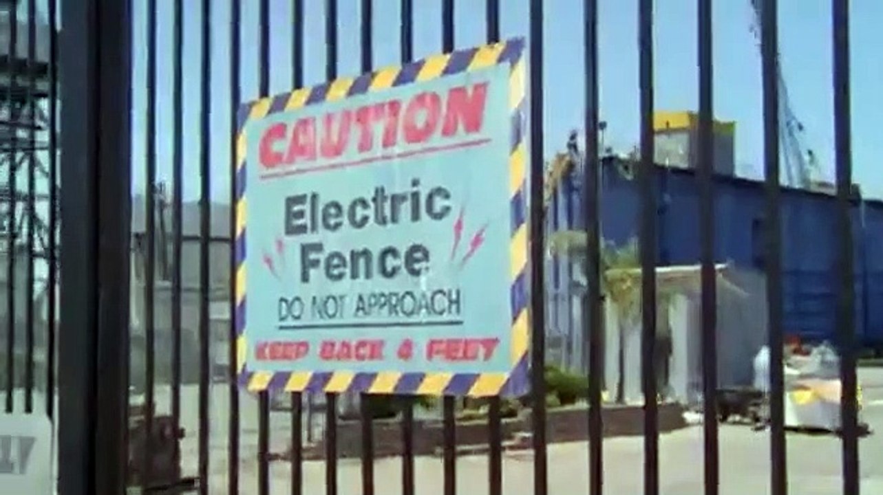 V.I.P - Se1 - Ep15 - Val on the Run HD Watch