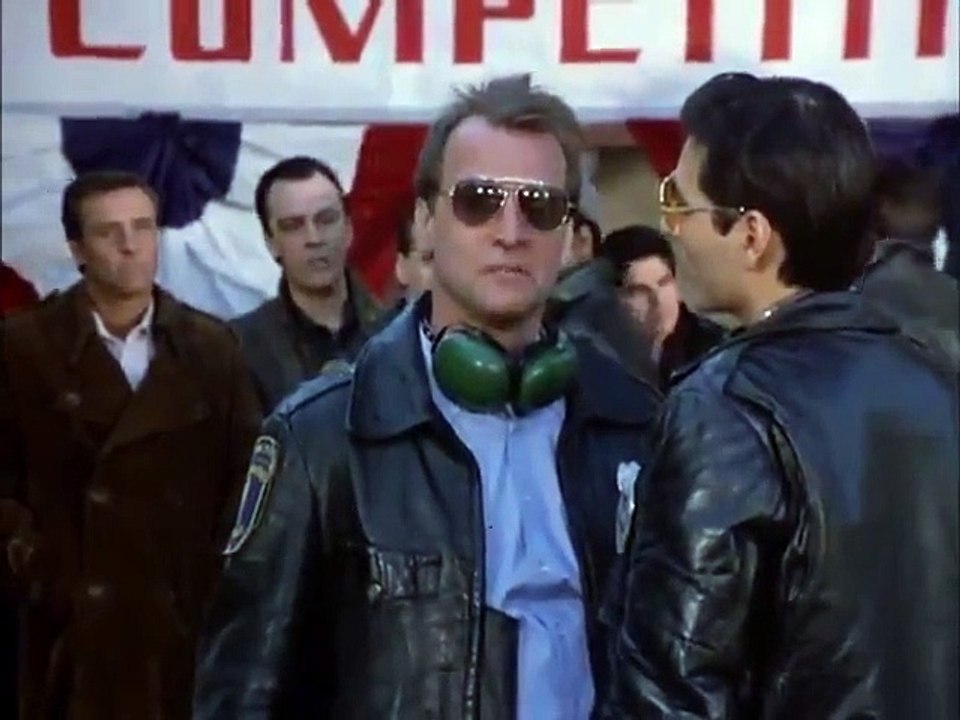 Hill Street Blues - Se7 - Ep20 - The Runner Falls on His Kisser HD Watch