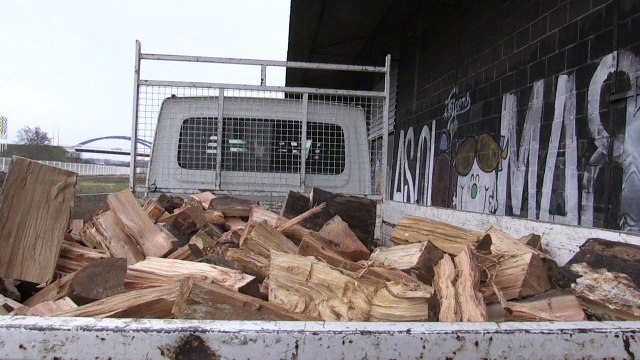 Dans l'Allier, l'atelier bois des Restos réchauffe les plus démunis