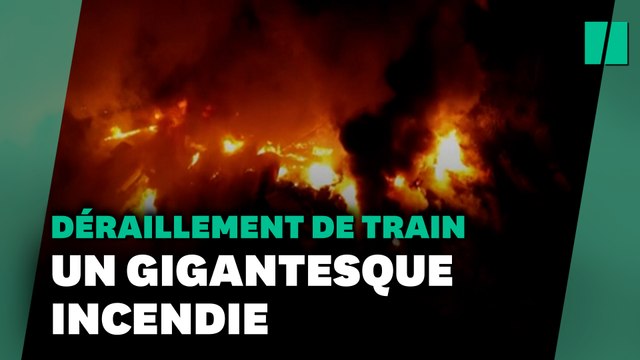 Aux États Unis, un train de produit chimique déraille et prend feu