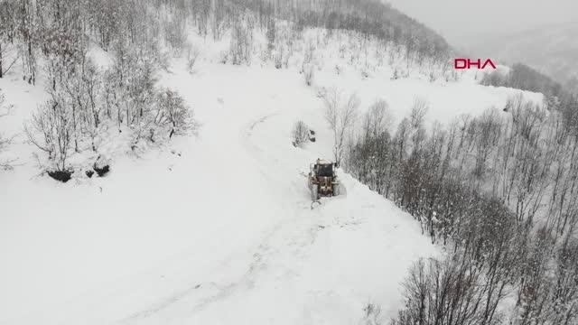 MUŞ'TA ÇIĞ TEHLİKESİ ALTINDA ZORLU KARLA MÜCADELE