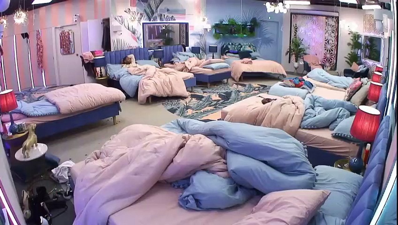 Celebrity Big Brother - Se22 - Ep07 - Day 6 HD Watch