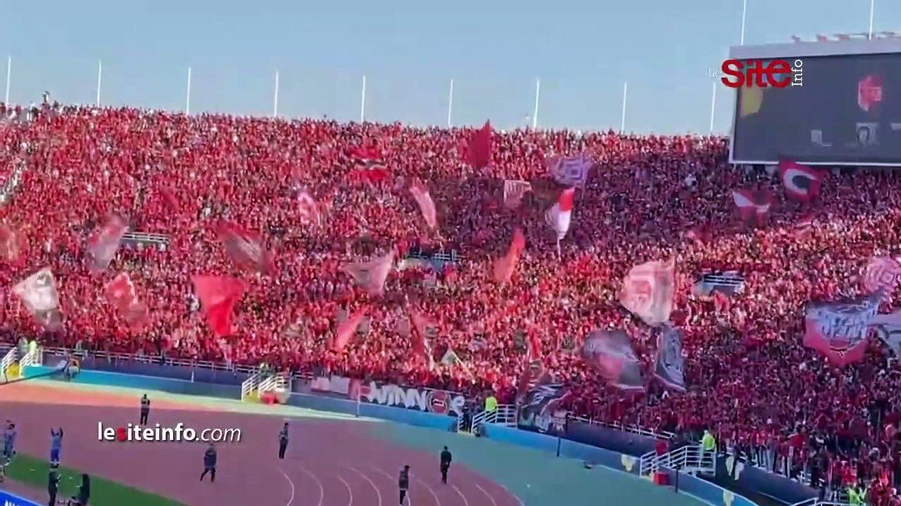 هستيريا.. جماهير الوداد تنفجر احتفالا بالهدف المسجل على الهلال