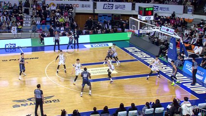 '라건아 32점' KCC, LG 5연승 저지하고 5연패 탈출 / YTN