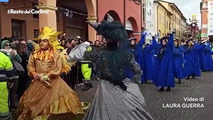 I carri del Carnevale di Cento e l'ospite Ermal Meta