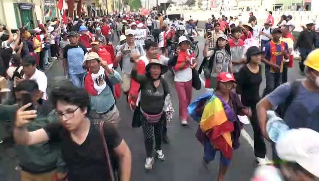 Disturbios en protesta multitudinaria en contra el gobierno de Perú