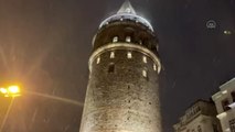 Galata Kulesi'nin demir korkulukları şiddetli rüzgardan zarar gördü