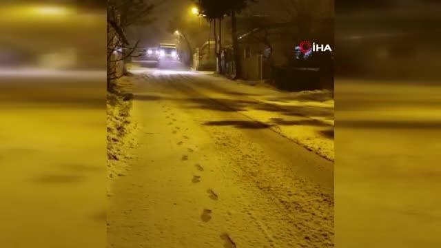 Pendik Belediyesi karla mücadele çalışmalarını kesintisiz sürdürüyor