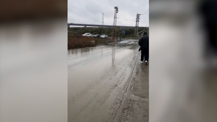 "Metro durağına ulaşmak isteyen yolcuların adeta tekne kiralaması gerekiyor"