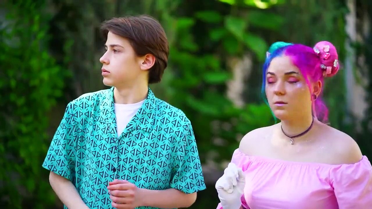 Crazy Candy Hacks _ Lollipops Hacks and Pranks You Have to Try