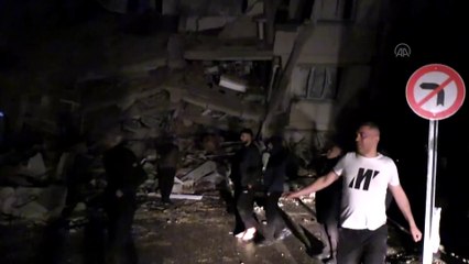 Maraş | Enkaz altında kurtarılmayı bekleyen kardeşlere seslenerek moral verdi