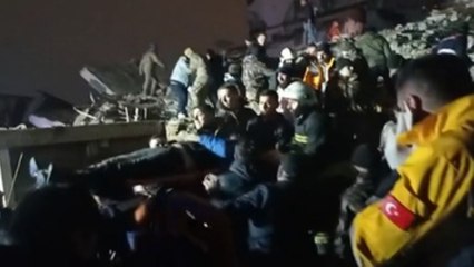 Un fuerte terremoto en el  sureste de Turquía deja decenas de muertos