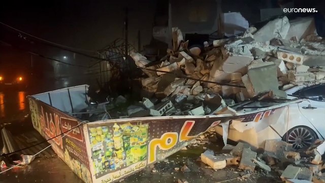 نحو 100 قتيل جراء زلزال بقوة 7.8 درجات ضرب تركيا وسوريا