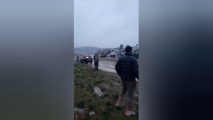 شاهد.. دمار شارع كامل في سرمدا شمال سوريا جراء الزلزال