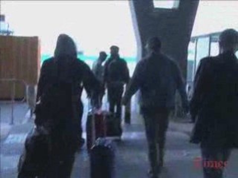 30 seconds to mars at OR Tambo International airport