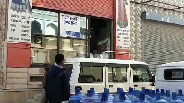 एक दिन पहले पहुंचकर की रैकी, अगले दिन टीम ने मारा छापा