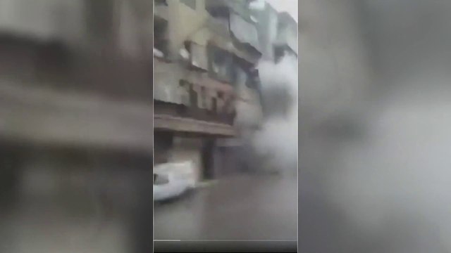 شاهد.. تهاوي الأبنية السكنية في مدينة حلب جراء الزلزال