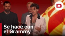 Así recibió Harry Styles el Grammy al álbum del año