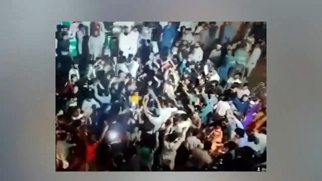 26 Funny Moments Of Pakistani People Caught On Camera