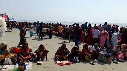 माघ पूर्णिमा पर लगाई गंगा में आस्था की डुबकी