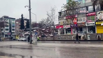 Adıyaman'da Belediye Başkanlığı binası yıkıldı