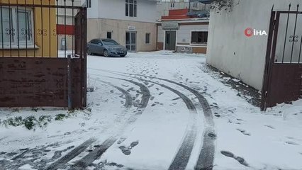 Tekirdağ beyaz örtüyle kaplandı: Eğitime kar engeli