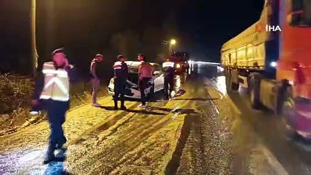 Kar yağışı zincirleme kazaya neden oldu: 3 yaralı