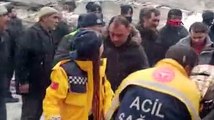 Malatya'da yıkılan Yeni Camii enkazından bir kişi daha kurtarıldı