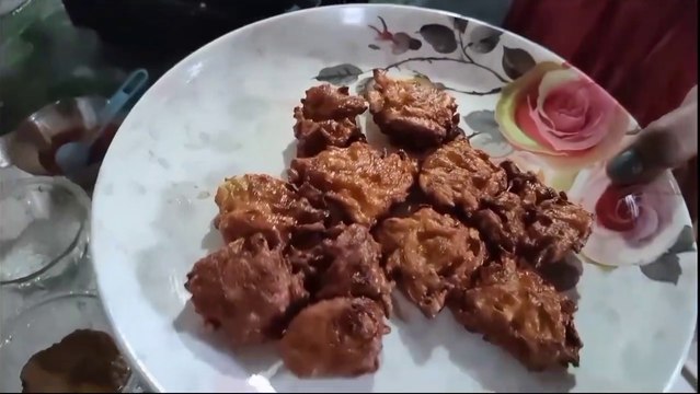 LAU PAKODA RECIPE // LAU PAKODA IN BENGALI STYLE // লাউ এর পকোড়া এই ভাবে একবার বানিয়ে খেয়ে দেখুন - এর স্বাদ জীবনেও ভুলতে পারবেন না // Bengali gourd recipe
