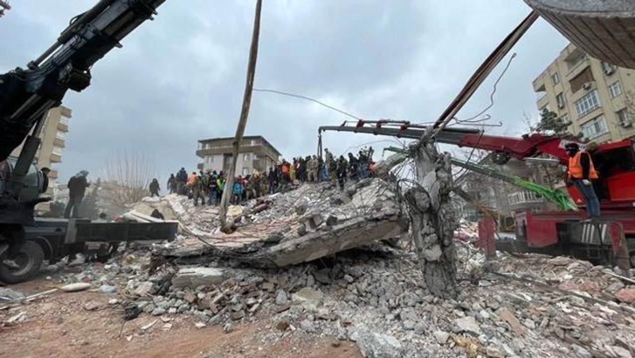 Son Dakika: 7.7'lik depremin ardından bölgede 7.6 şiddetinde bir deprem daha! Birçok ilde hissedildi