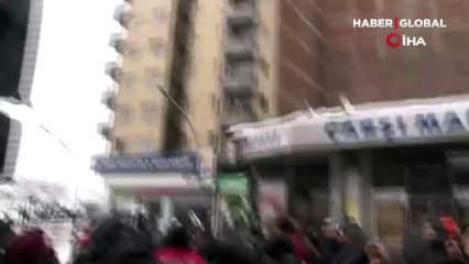 Kahramanmaraş'ta 7.6'lık yeni depremde bir bina yerle bir oldu
