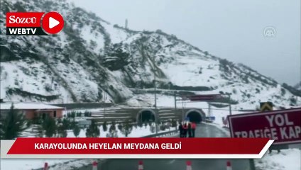 Video herunterladen: Kara yolunda heyelan meydana geldi