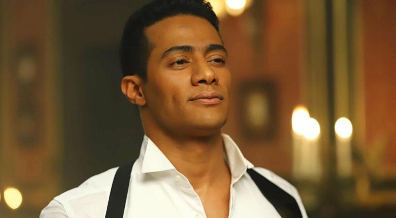 تغريم محمد رمضان ٣٠٠ ألف جنيه وتعويض ١٠ ألاف جنيه للإعلامي عمرو أديب بعد اتهامه السب والقذف