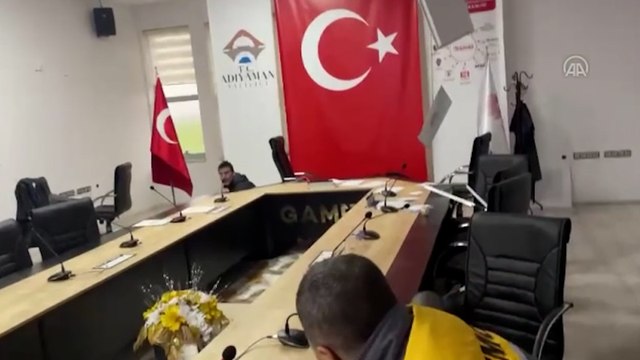 Adıyaman'da deprem anı kameralara yansıdı