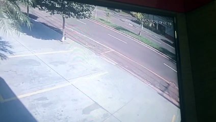 Corpo de vítima de acidente na Av. Rio Grande do Sul é recolhido pelo IML