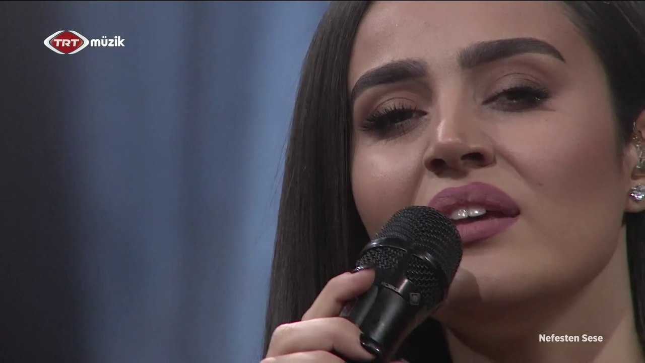 Elif Buse Doğan / Hep sen mi ağladın hep sen mi andın