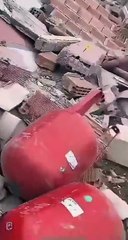 Elbistan'da çocukları enkaz altındaki anne: "Çocuklarımı çıkar, gitme"