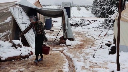 Suriye’de kar yağışından etkilenen kamplar için 'acil yardım' çağrısı