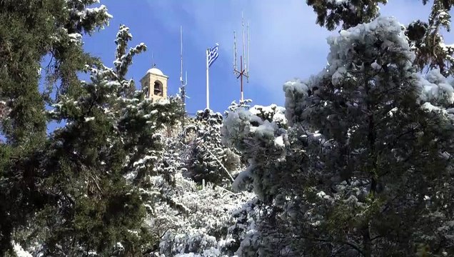 Grèce: Athènes recouverte de neige