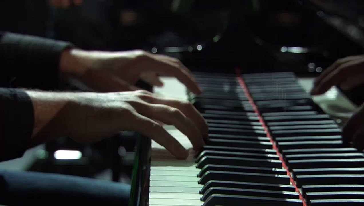 Thalía En Primera Fila | movie | 2009 | Official Trailer