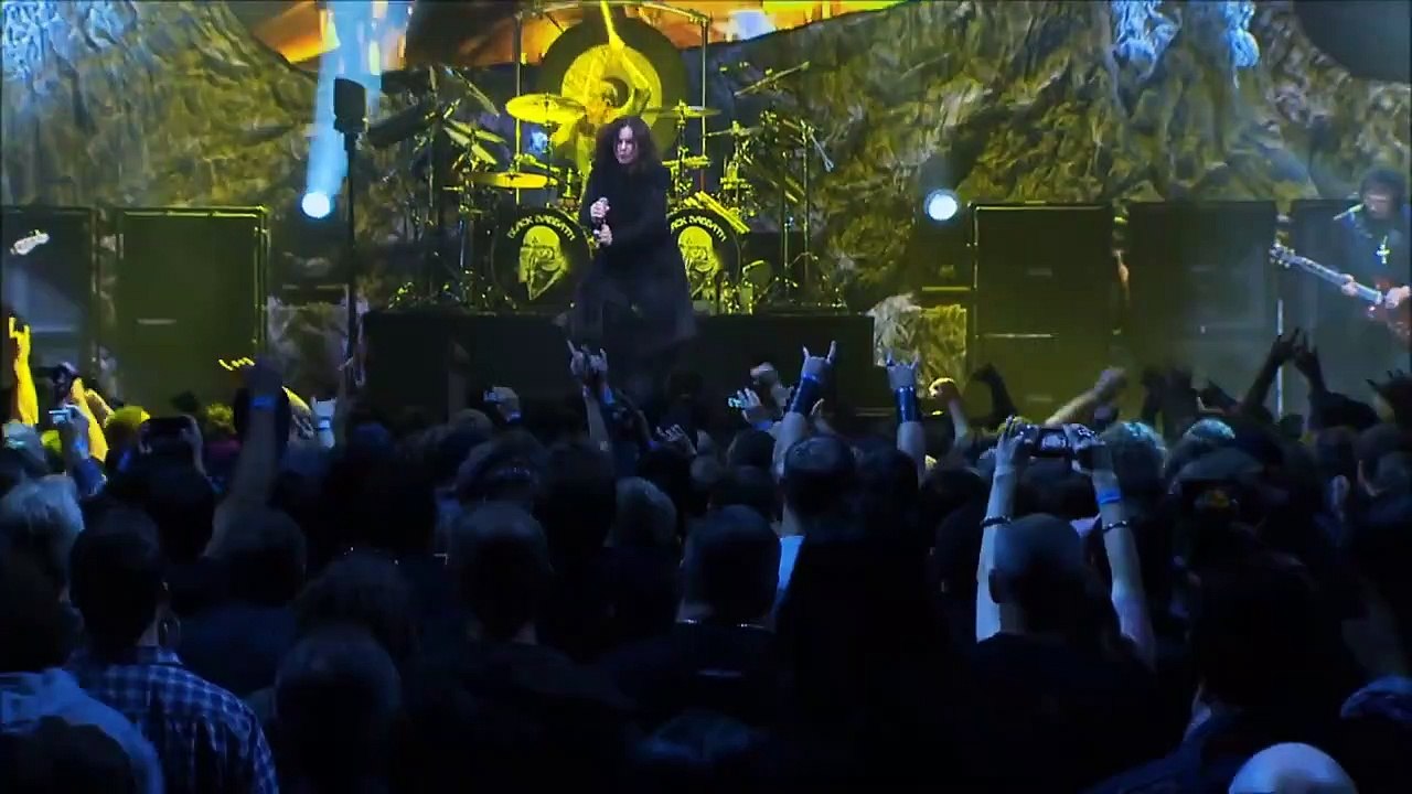 Black Sabbath: Live... Gathered In Their Masses...