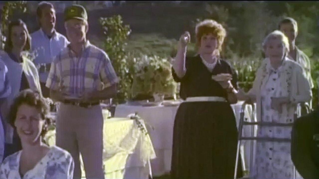 In & Out (Dentro o fuera) | movie | 1997 | Official Trailer