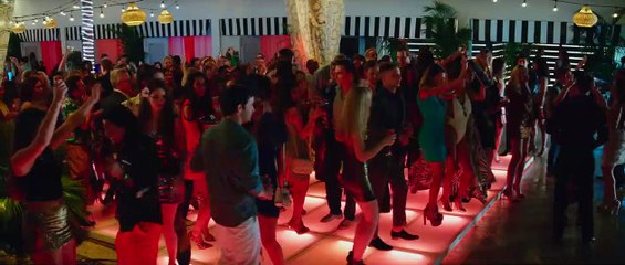 Baywatch: Los vigilantes de la playa | movie | 2017 | Official Trailer