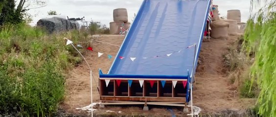 Juegos de amigos | movie | 2020 | Official Trailer