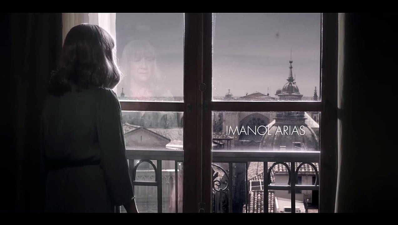 Retrato de mujer blanca con pelo cano y arrugas | movie | 2020 | Official Trailer