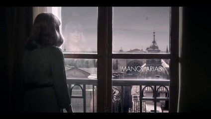 Retrato de mujer blanca con pelo cano y arrugas | movie | 2020 | Official Trailer