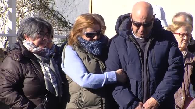 La ha matado delante de sus hijos, no quiere a nadie . Rabia entre los familiares de Beatriz, asesinada por su expareja