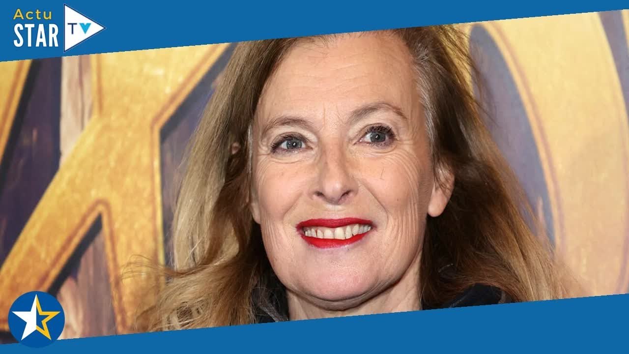 "On ne s'est même pas dit bonjour" : Valérie Trierweiler balance sur le jour où elle s’est retrouvée