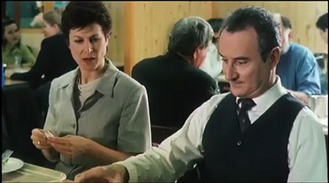 Le soleil au-dessus des nuages | movie | 2001 | Official Trailer