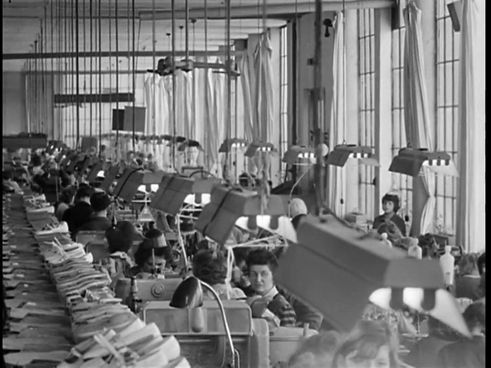 Les amours d'une blonde | movie | 1965 | Official Trailer